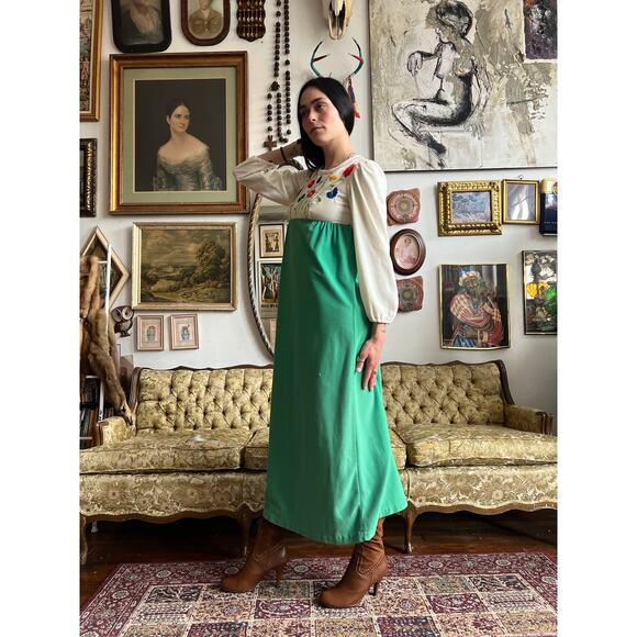 70s Embroidered Beige and Green Maxi Dress Size Small by Raymodes NY - Picture 8 of 11